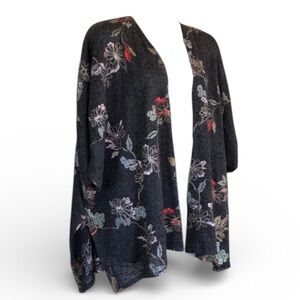 I JOAH Grey Kimono Cardigan, Floral embroidery, split sides, open front. 2X